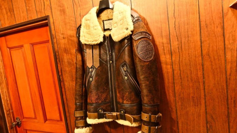 [0140]  簡単にできるフライトジャケット B-3の お手入れ&保管方法