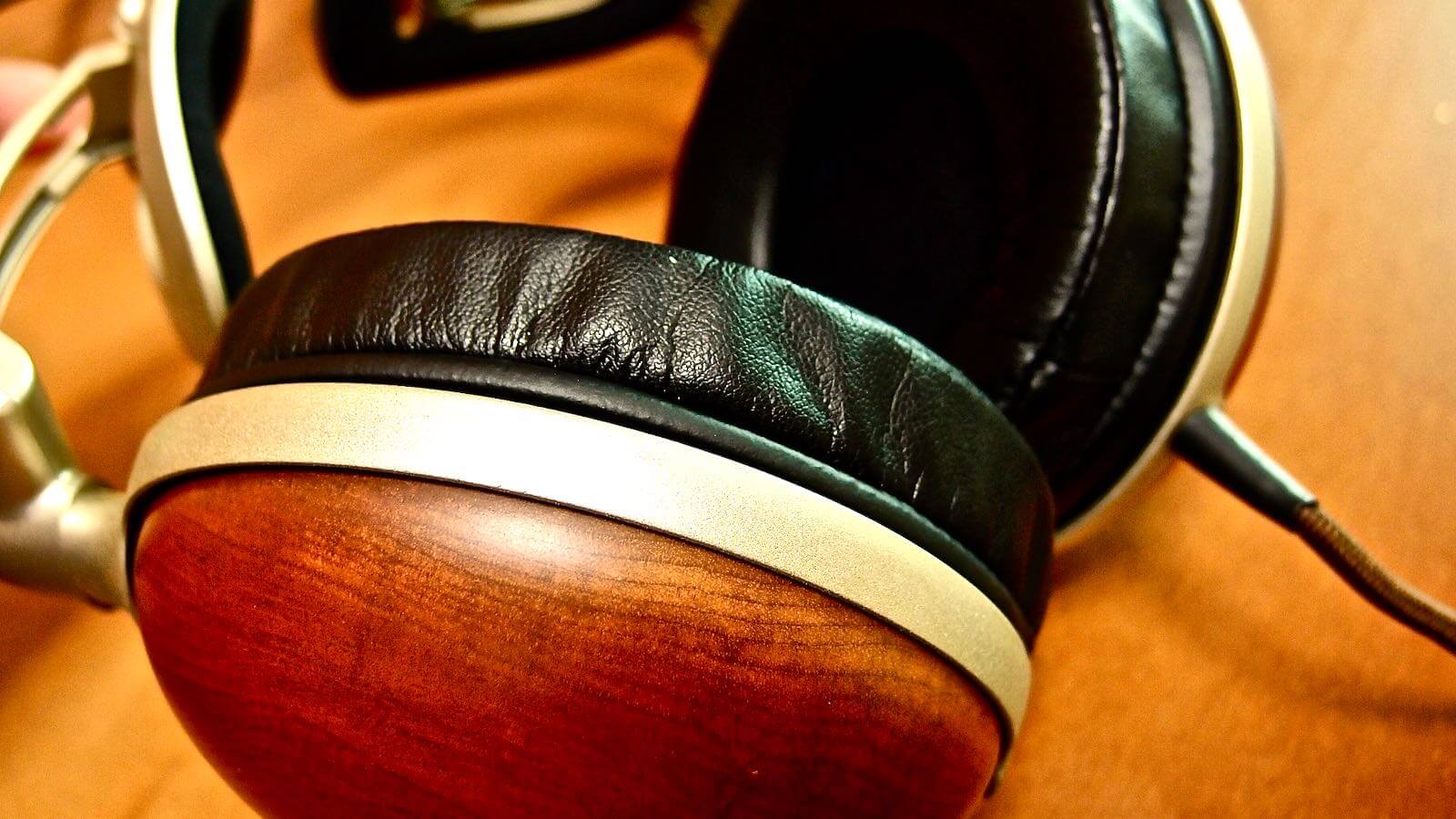 0078 After 10 years of Audio Technica Wooden Headphones ATH W100 03