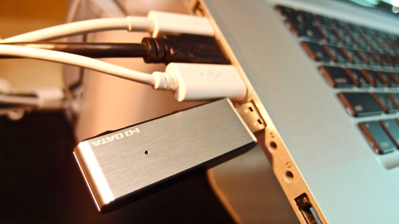 0174 Satechi Aluminum Hub USB 3 0 Card Reader 11