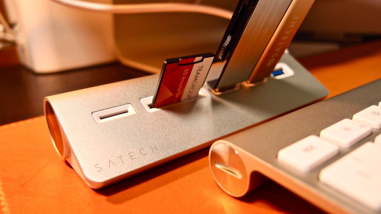 0174 Satechi Aluminum Hub USB 3 0 Card Reader 15
