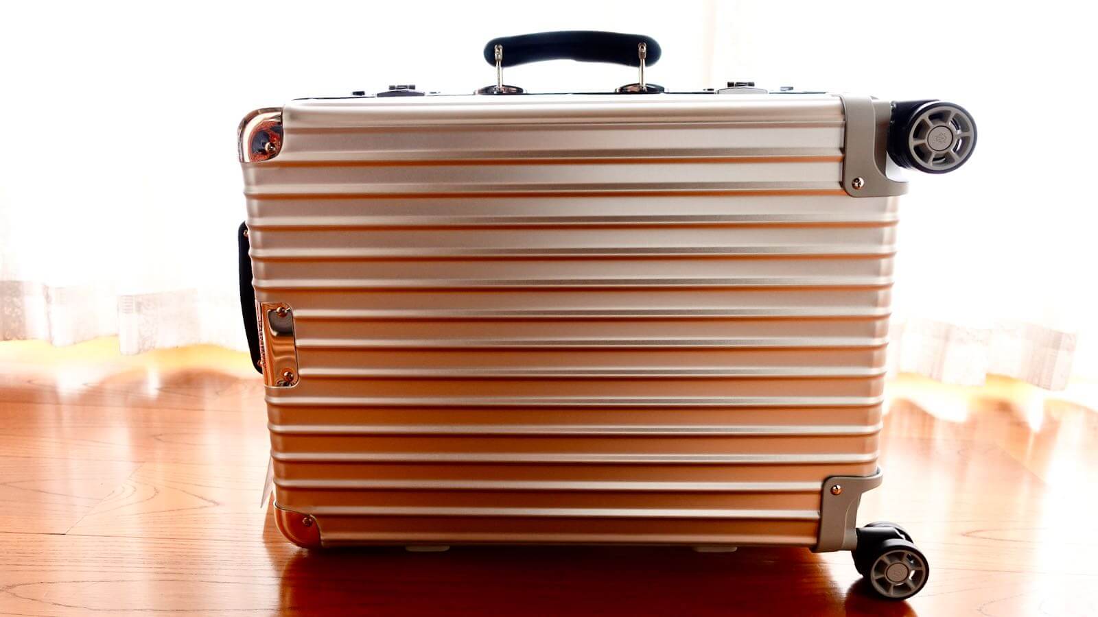 0228] 機内に持ち込めるスーツケース リモワ CLASSIC Cabin 