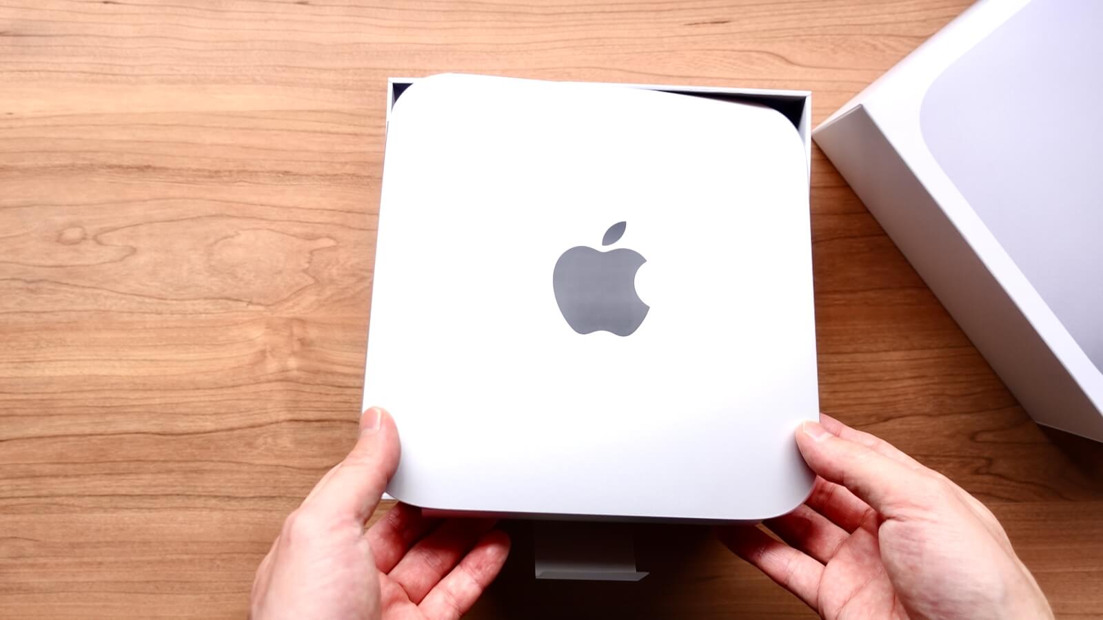 Apple Silicone Mac mini M1 opened