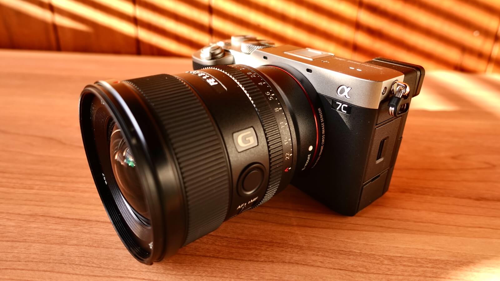 Photograph of α7c with FE 20mm F1.8 G lens attached