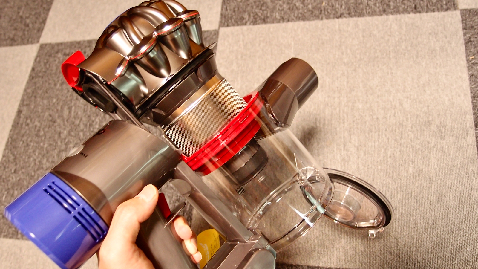 Photo of dyson V8 clear bottle opening