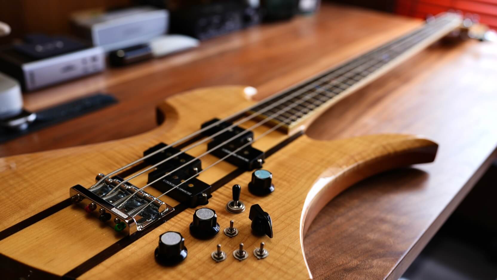 0252_BC Rich_MKB 1600JE BASS_Japan Edition_04.
