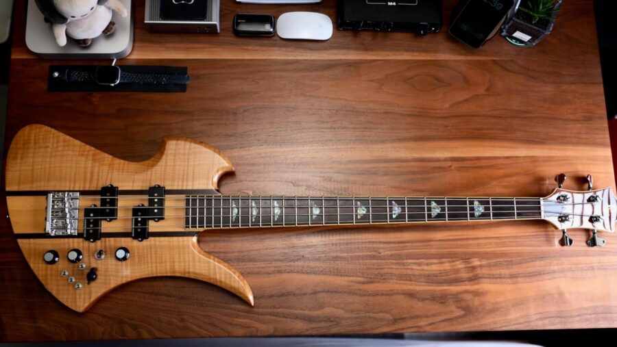 『0252』新品のB.C.Rich モッキンバードベースを15年間放置していた話